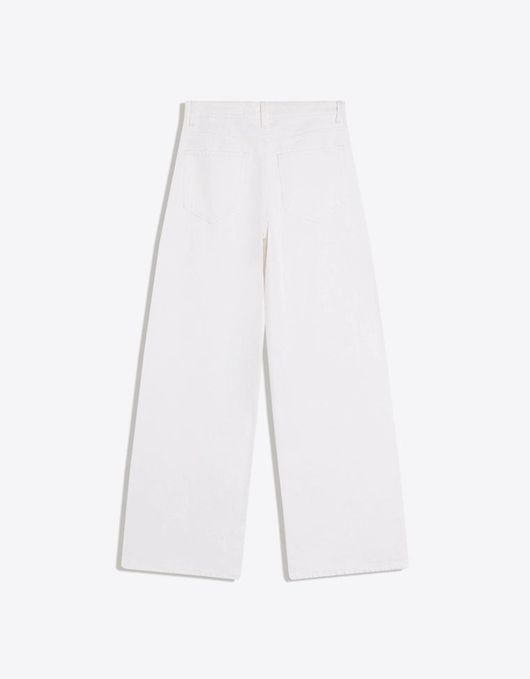 Джинсы с широкими штанинами