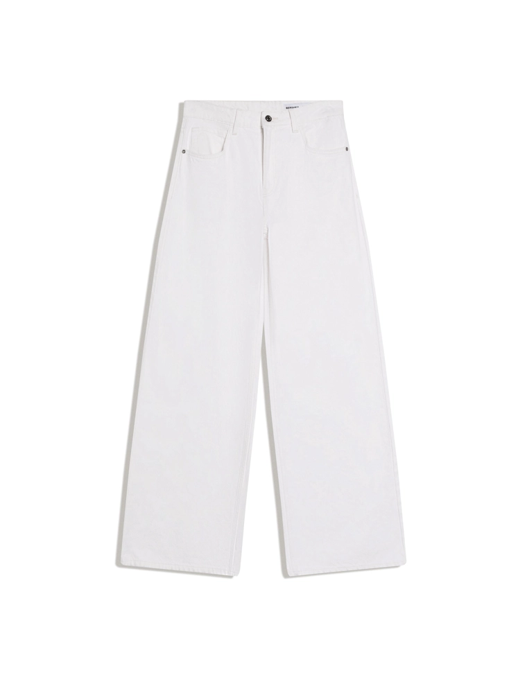 Джинсы с широкими штанинами