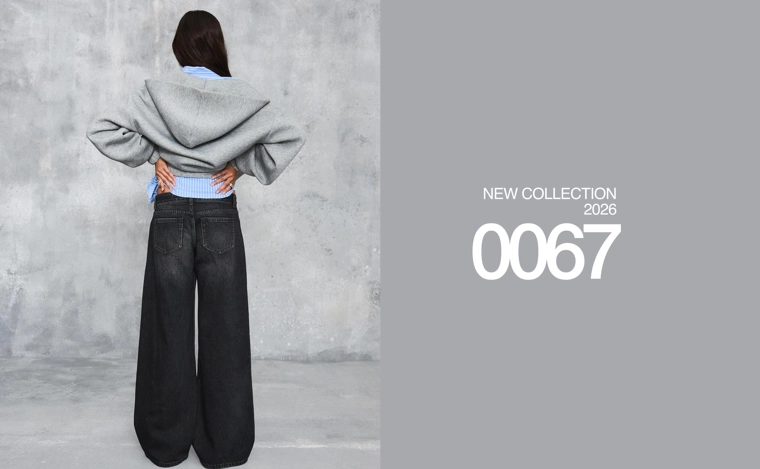 Джинсы с широкими штанинами и низкой посадкой