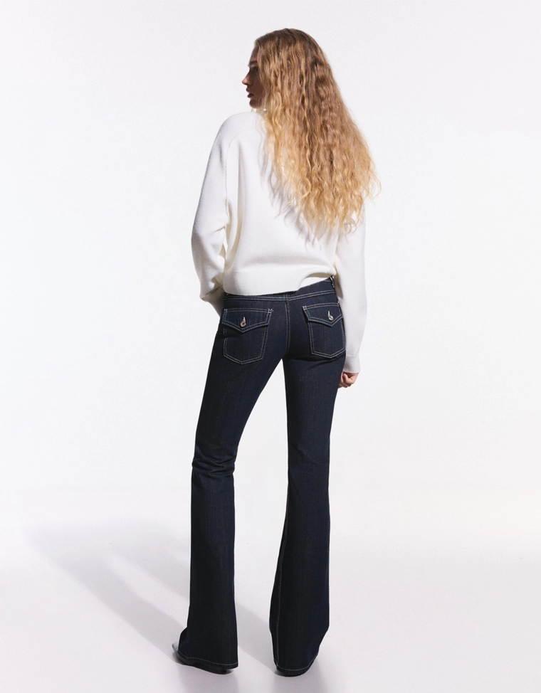 Расклешенные джинсы свободного кроя с низкой посадкой