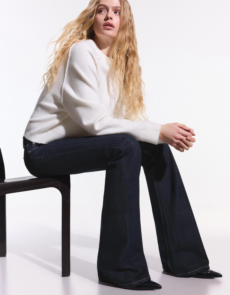 Расклешенные джинсы свободного кроя с низкой посадкой