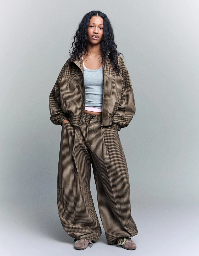 Брюки-парашюты в клетку