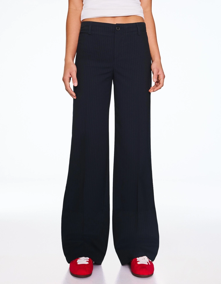 Брюки с широкими штанинами