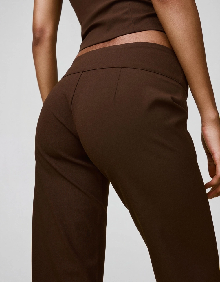 Брюки с широким поясом и низкой посадкой