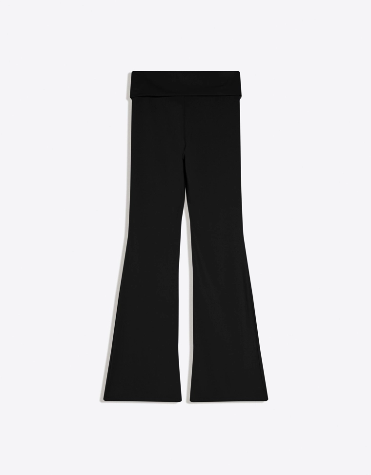 Расклешенные брюки с высокотехнологичной отворотной талией