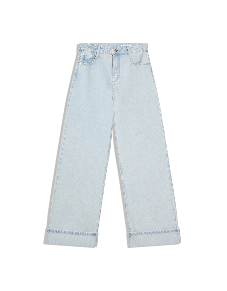 Широкие джинсы с отворотами снизу