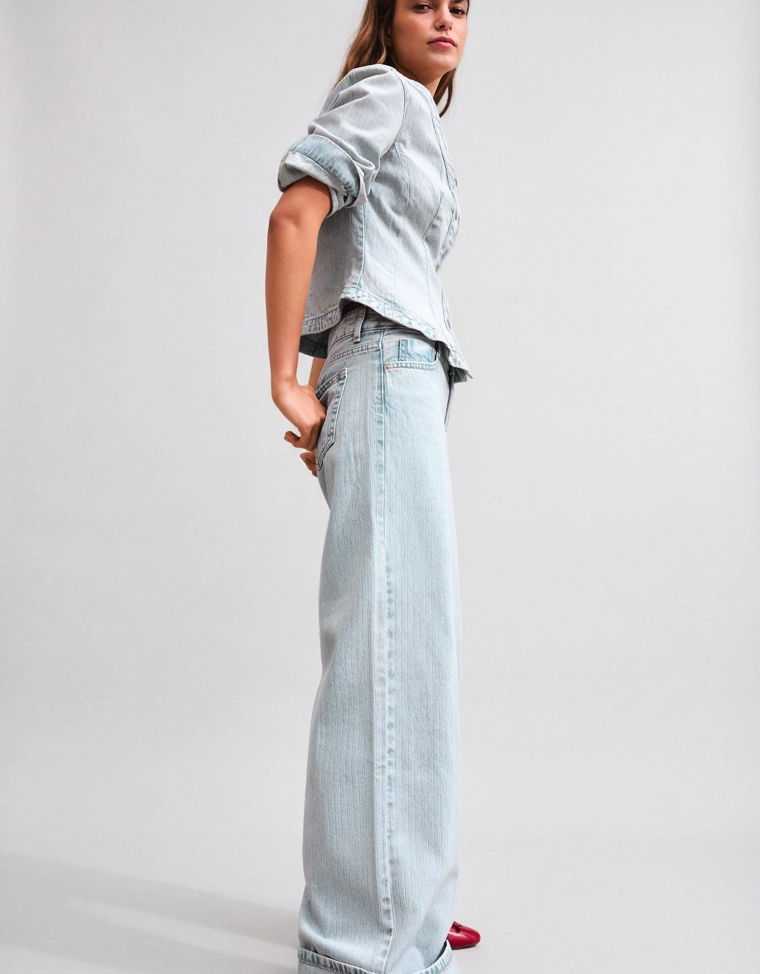 Широкие джинсы с отворотами снизу