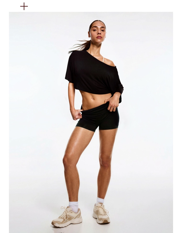 Футболка асимметричного кроя с короткими рукавами