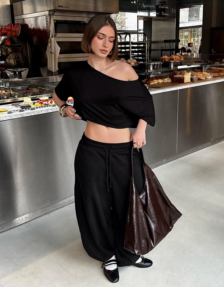 Футболка асимметричного кроя с короткими рукавами