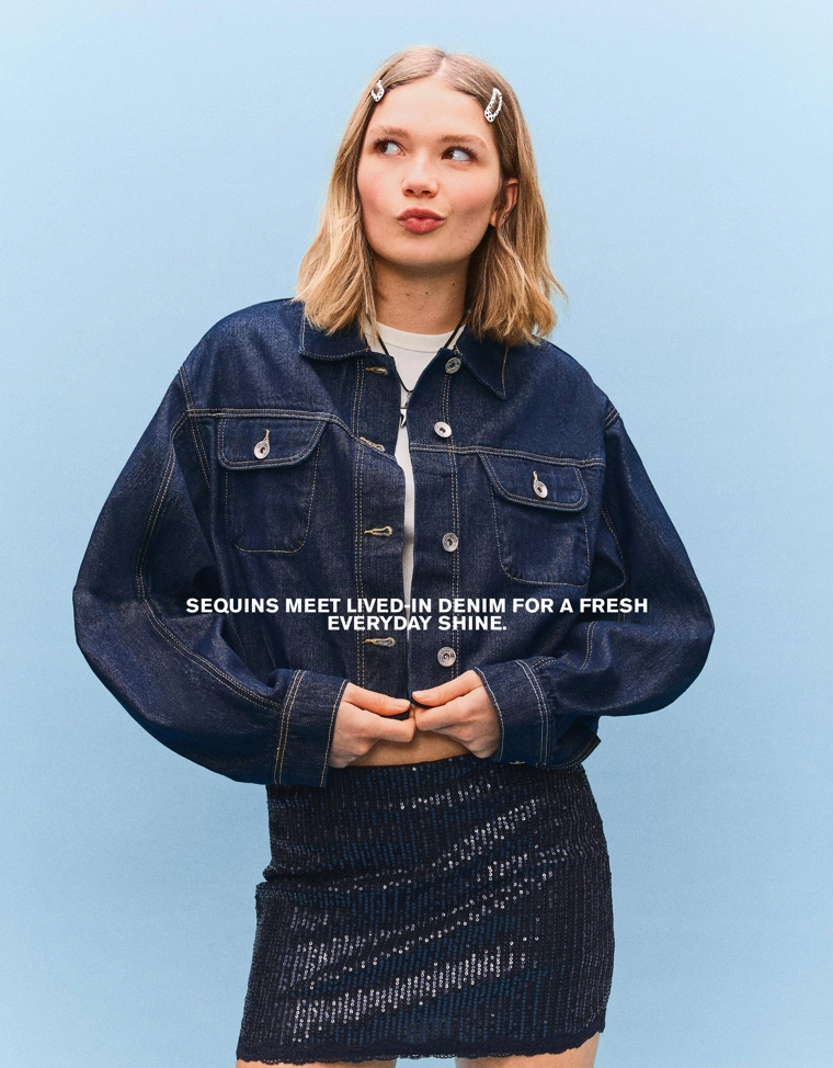 Мини-юбка с пайетками и кружевом