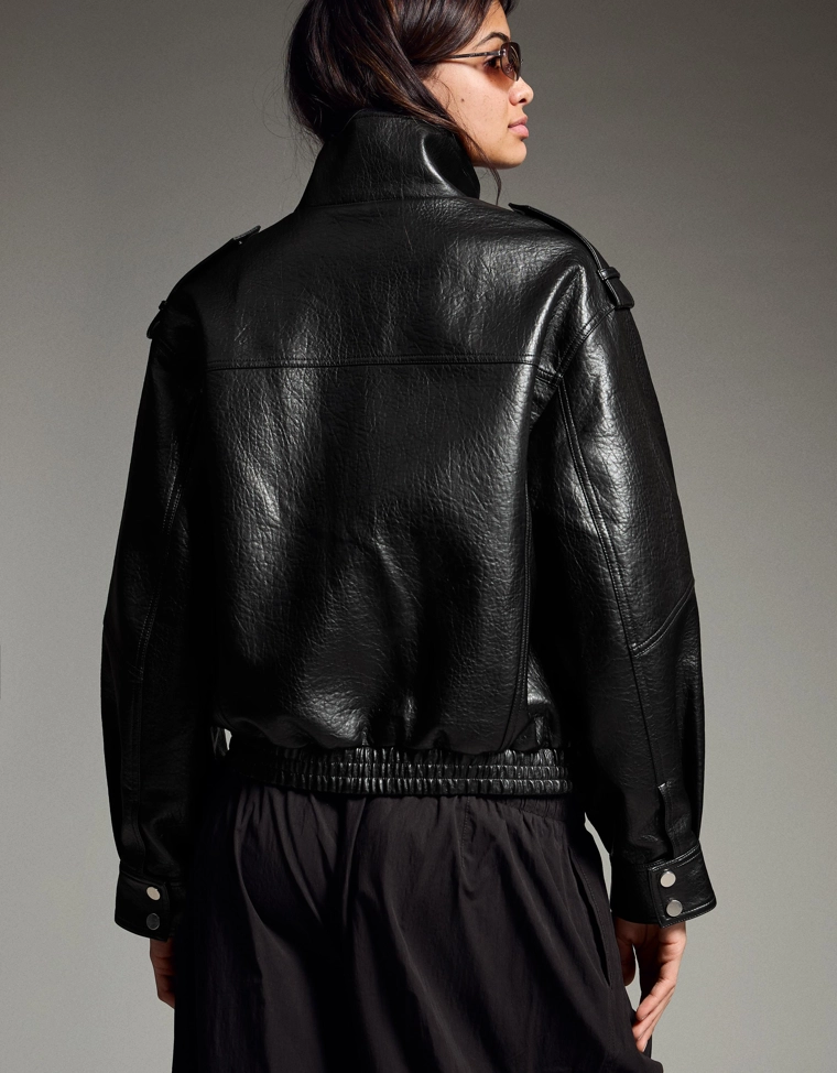 Куртка из искусственной кожи с воротником-трубой