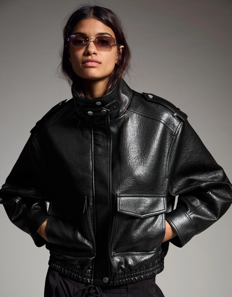 Куртка из искусственной кожи с воротником-трубой