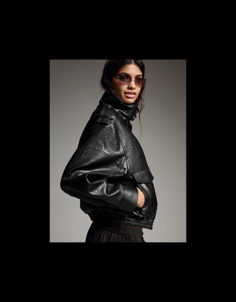 Куртка из искусственной кожи с воротником-трубой