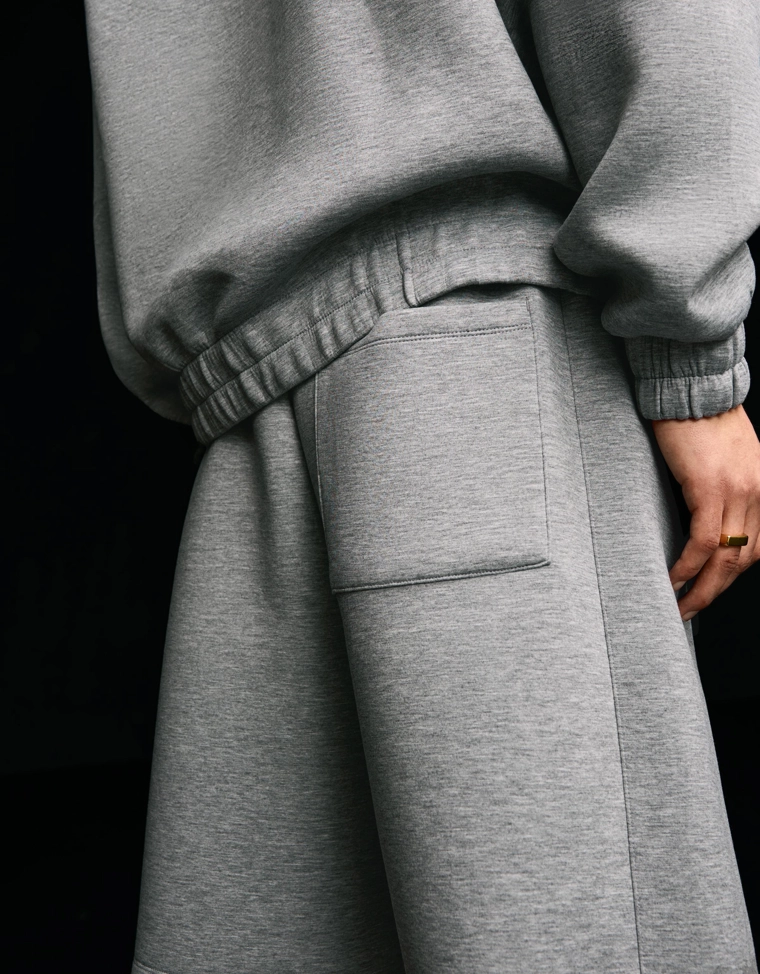 Шорты оверсайз из плотной синтетической ткани