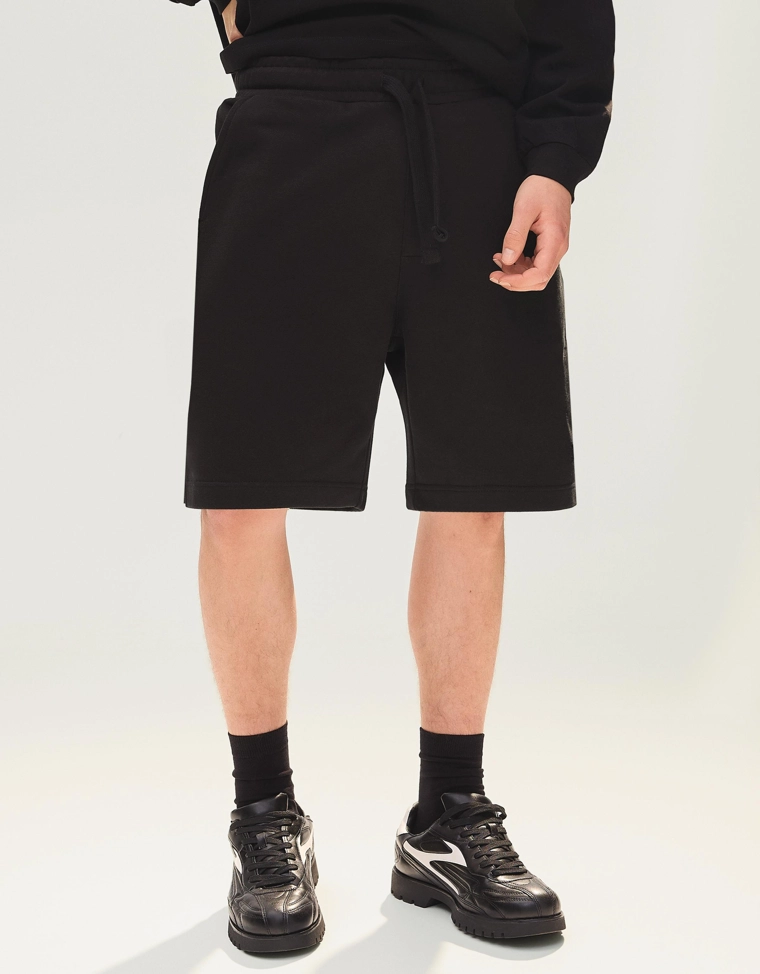 Базовые шорты-бермуды из мягкой ткани