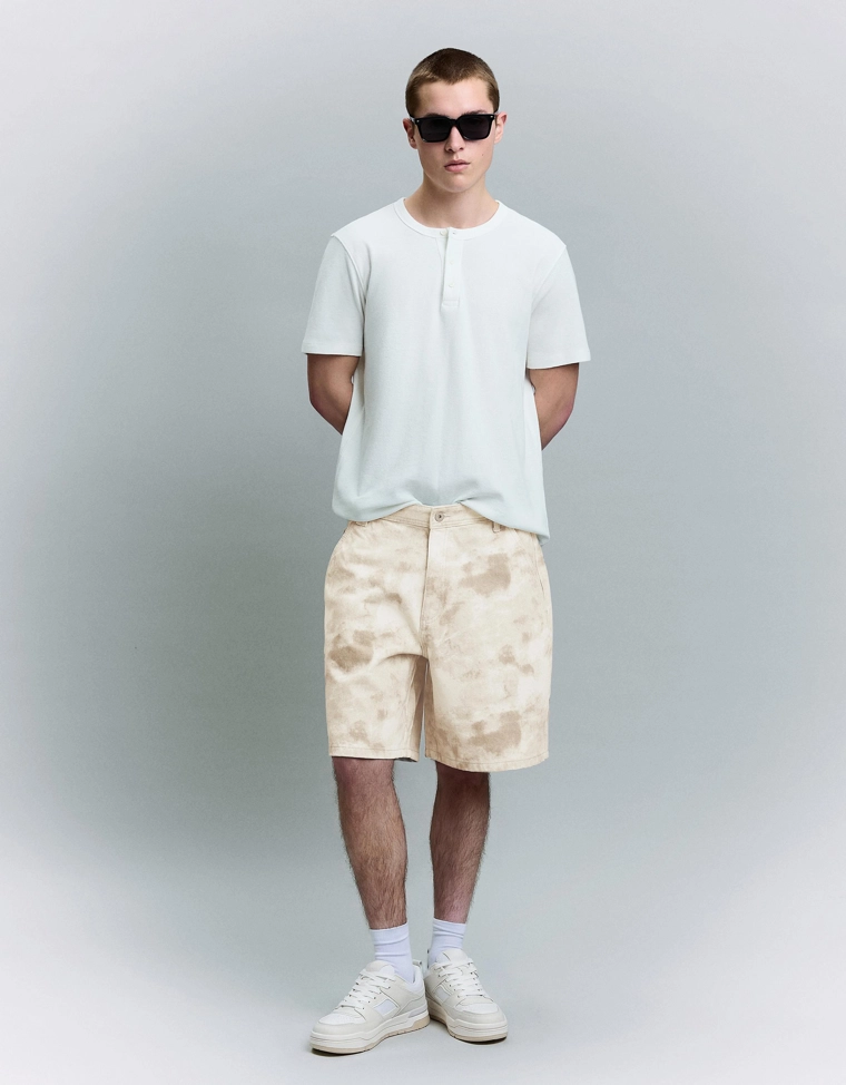 Шорты-бермуды свободного кроя с принтом