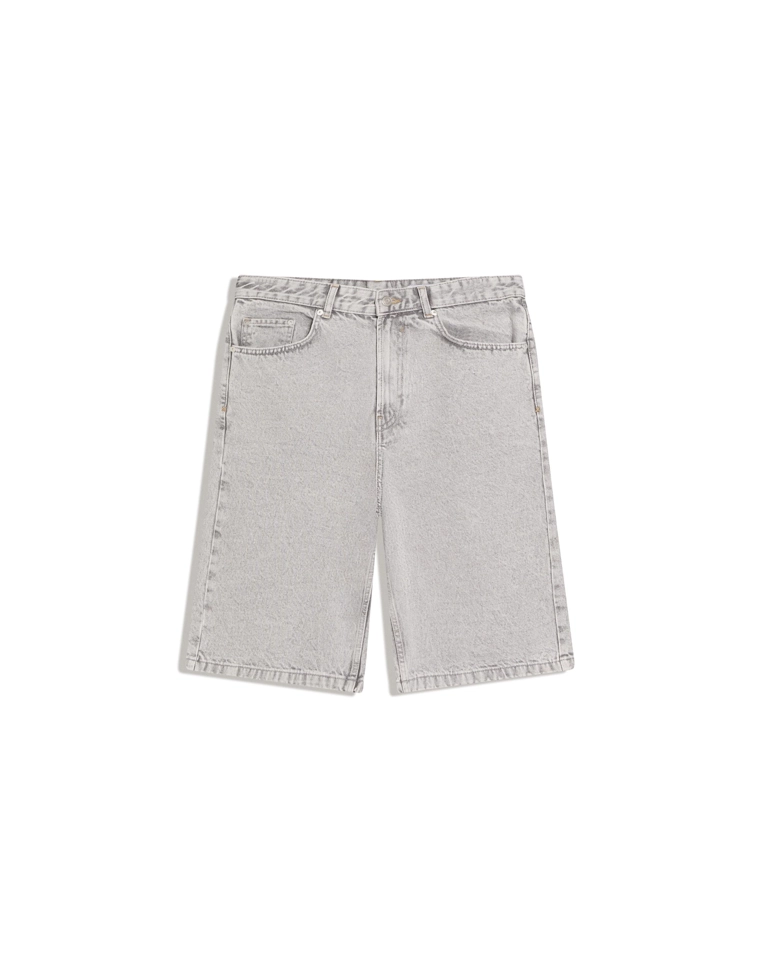 Джинсовые шорты свободного кроя