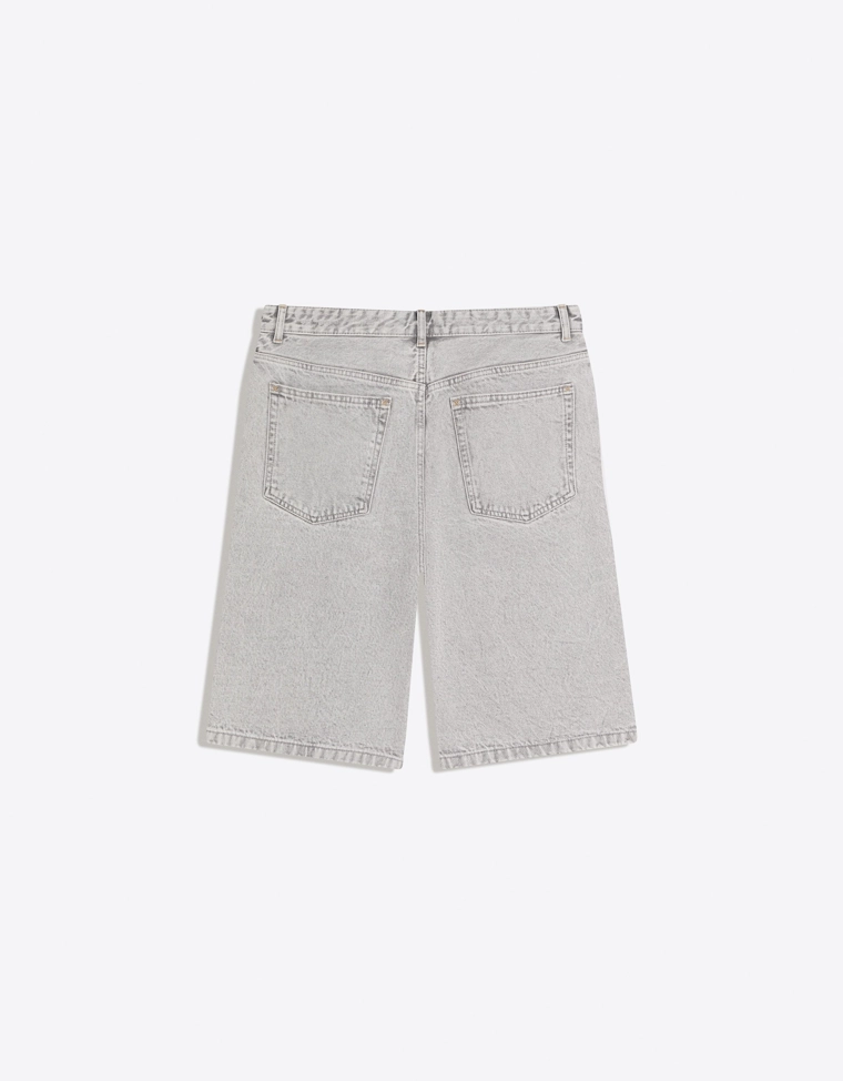 Джинсовые шорты свободного кроя