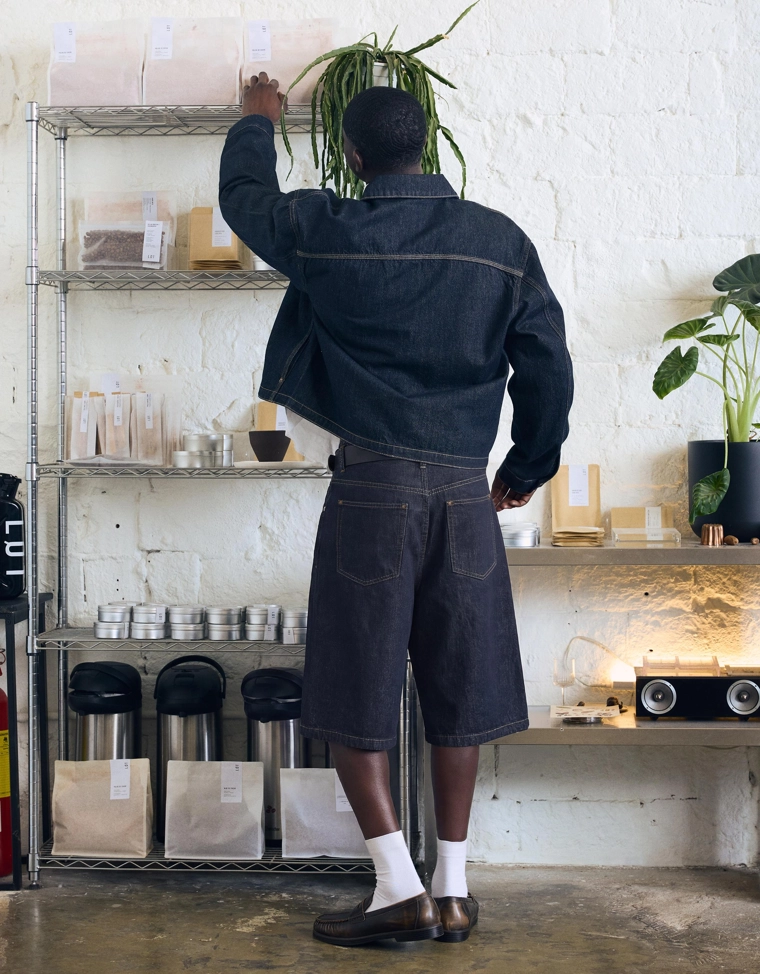 Джинсовые шорты свободного кроя