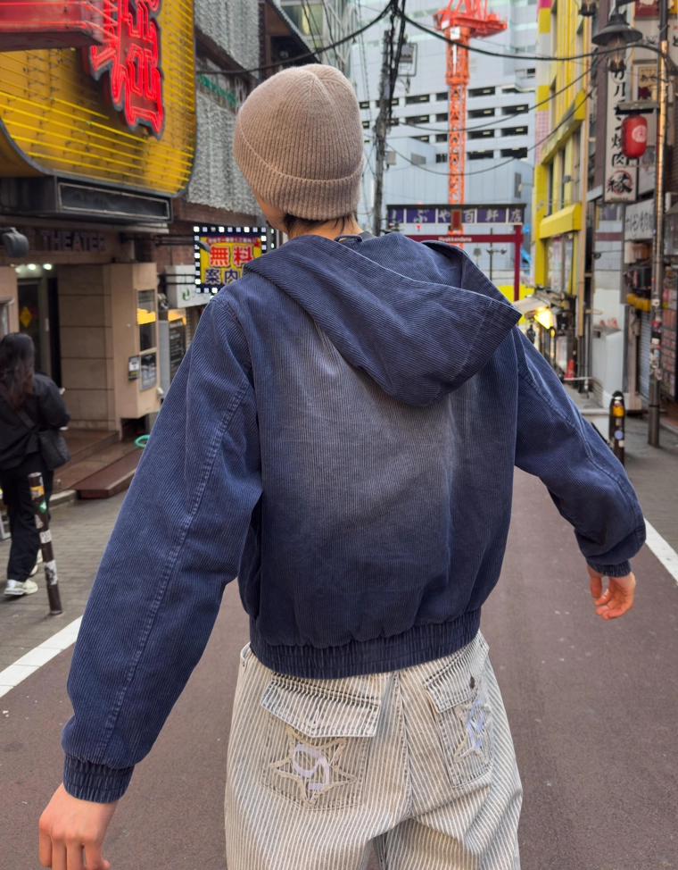 Куртка геометрического кроя из вельвета с капюшоном