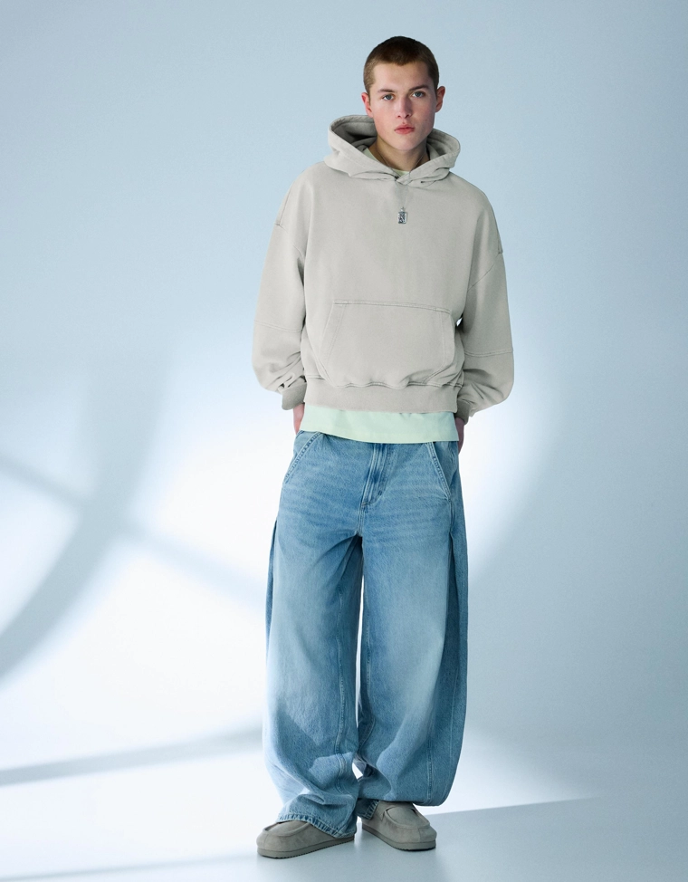 Худи объемного кроя с эффектом потертости