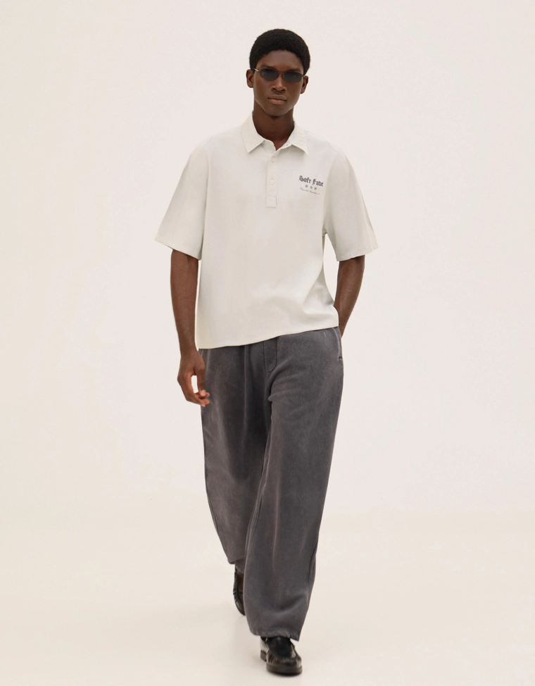 Поло с короткими рукавами и вышивкой