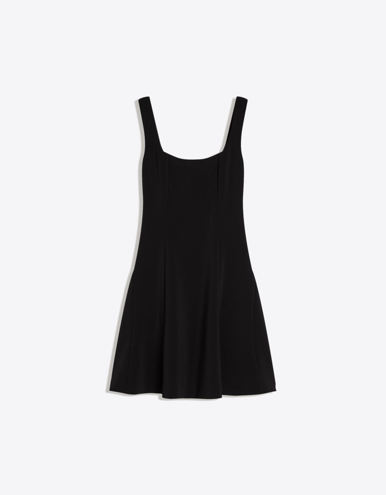 Платье с расклешенной юбкой