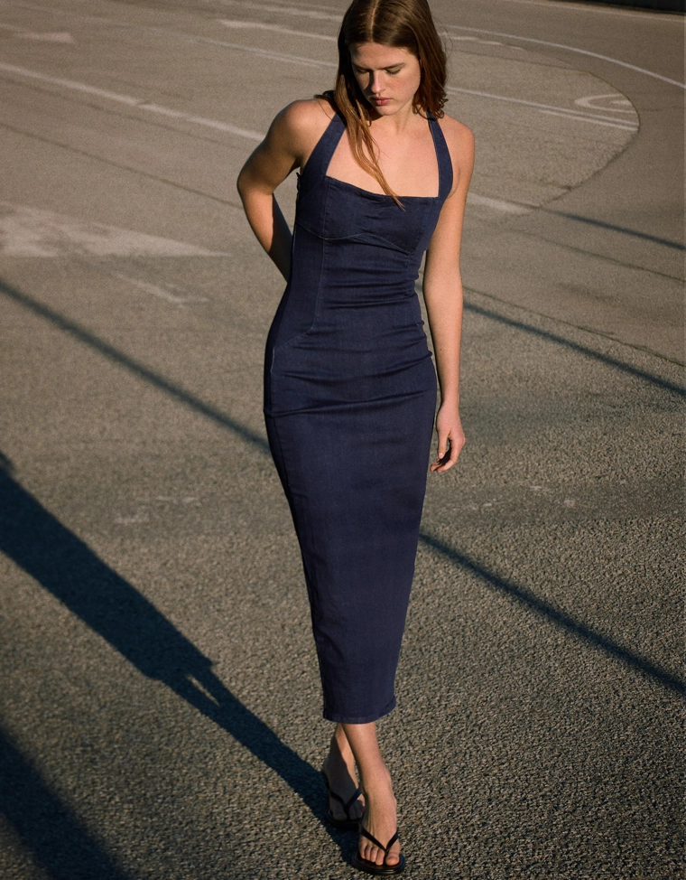 Джинсовое платье миди