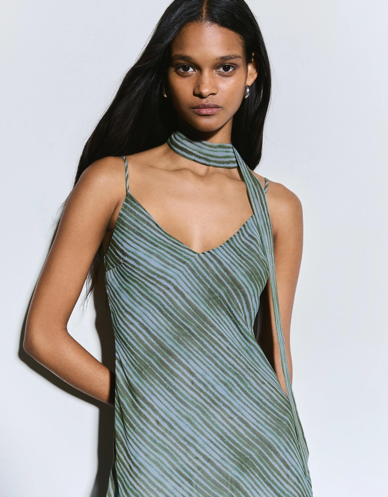 Мини-платье с платком