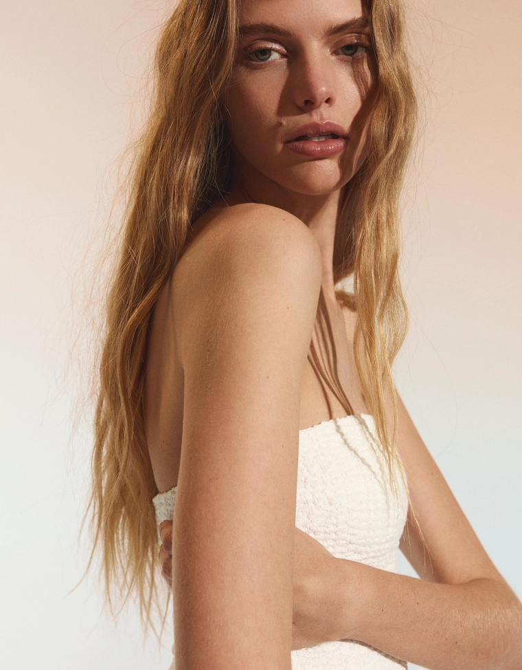 Платье мини в стиле рустик с лифом-бандо