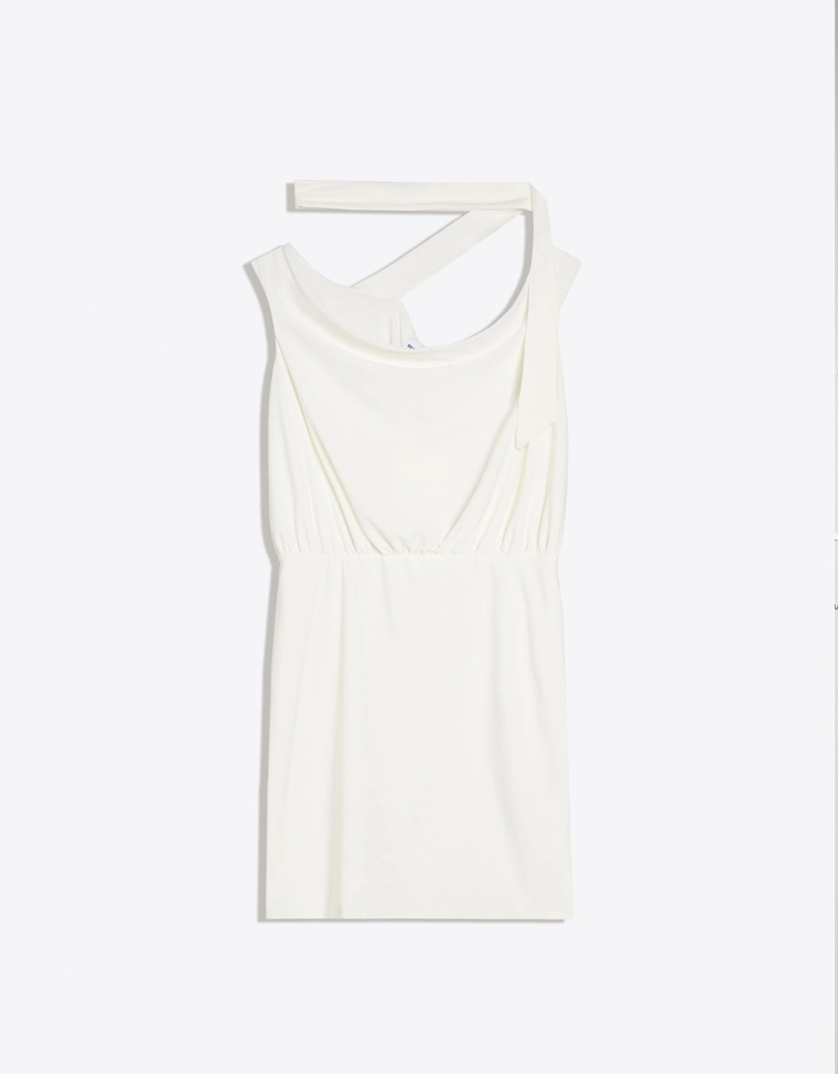 Мини-платье с открытыми плечами и принтом