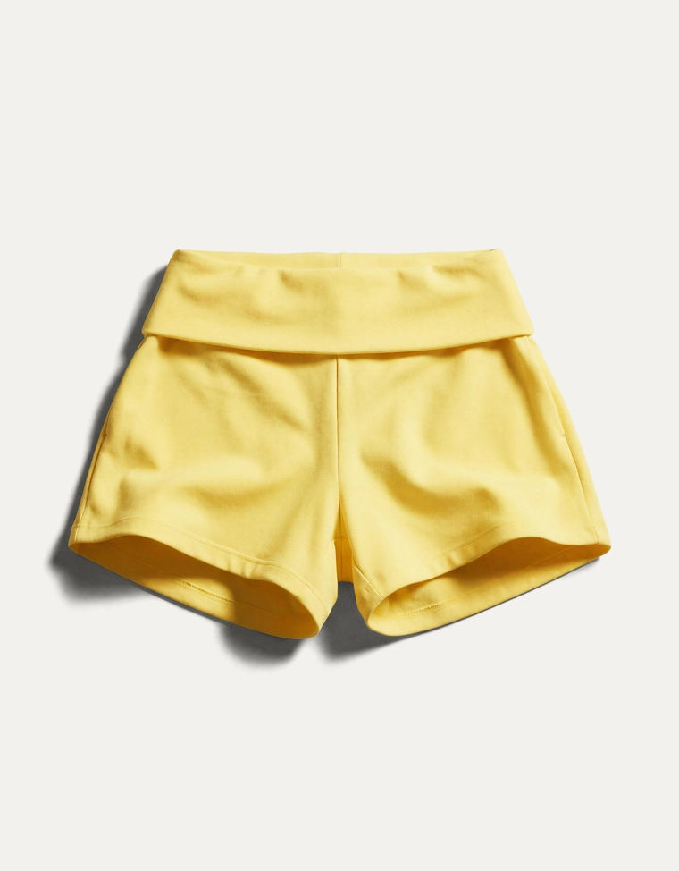 Шорты из высокотехнологичной ткани с отворотом на поясе