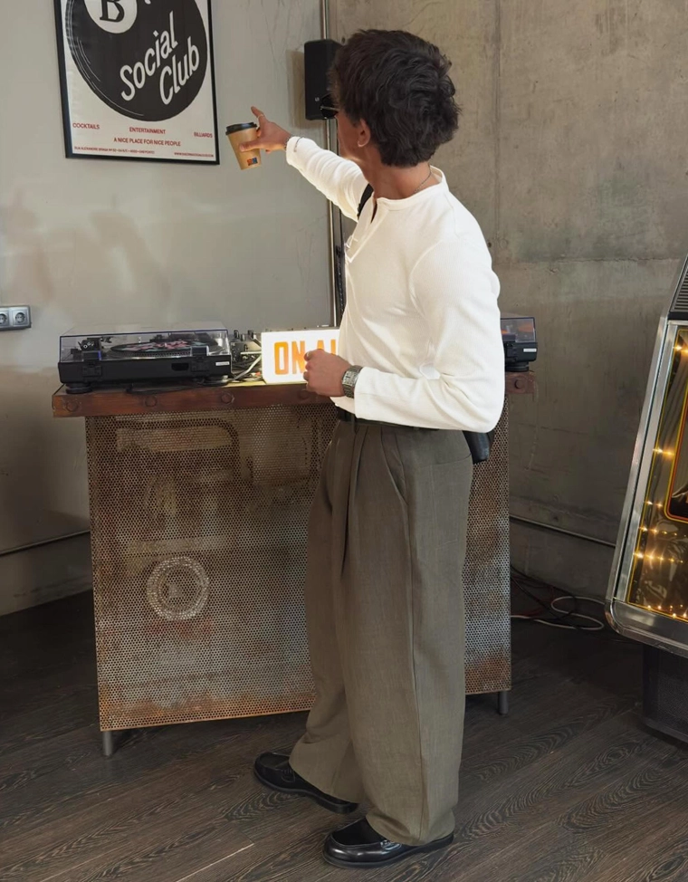 Брюки очень свободного кроя