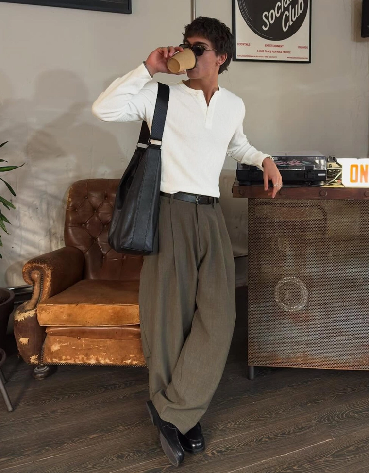 Брюки очень свободного кроя