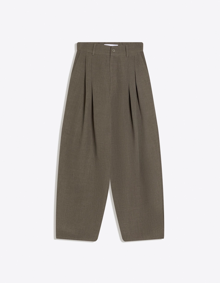 Брюки очень свободного кроя