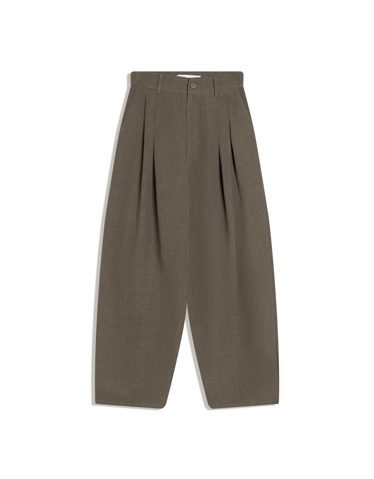 Брюки очень свободного кроя