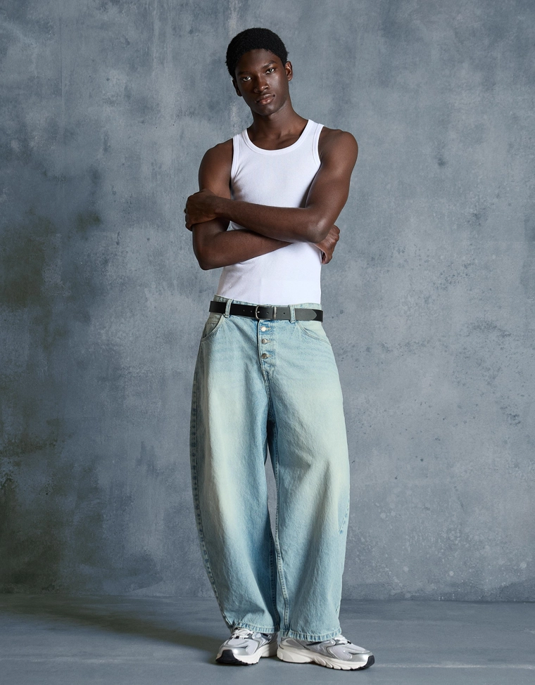 Джинсы-бананы