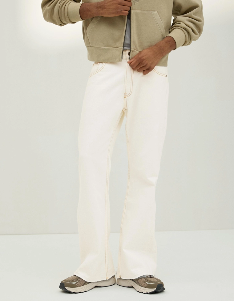 Расклешенные джинсы прямого кроя