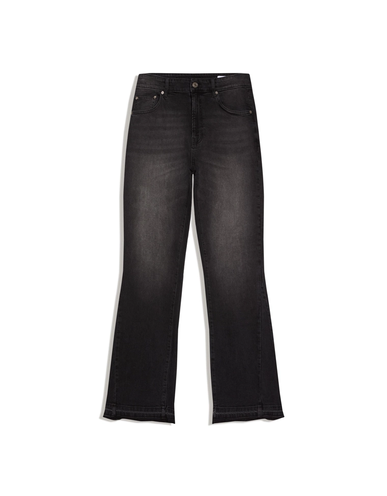 Расклешенные джинсы комфортной посадки