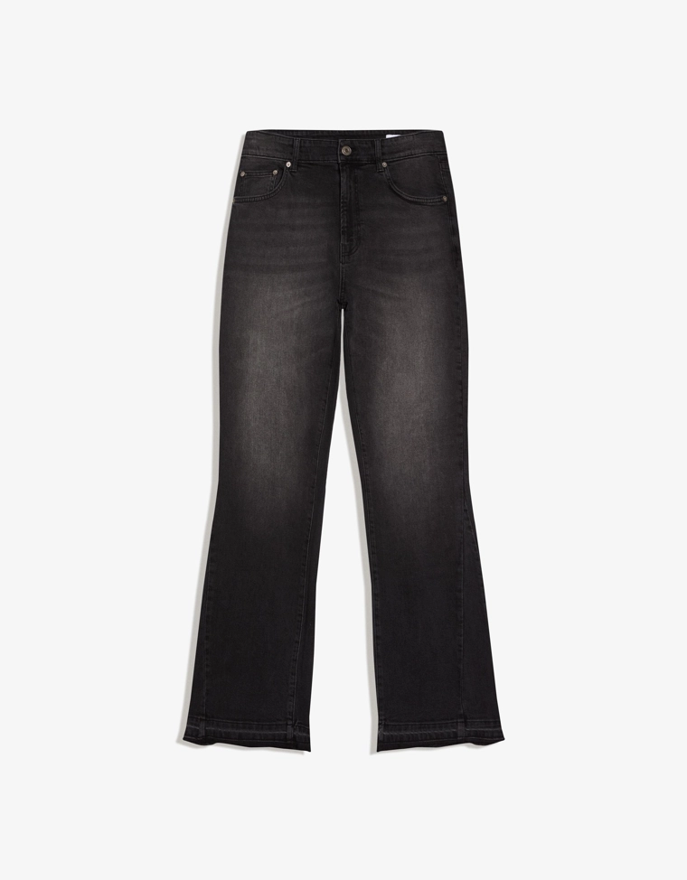 Расклешенные джинсы комфортной посадки