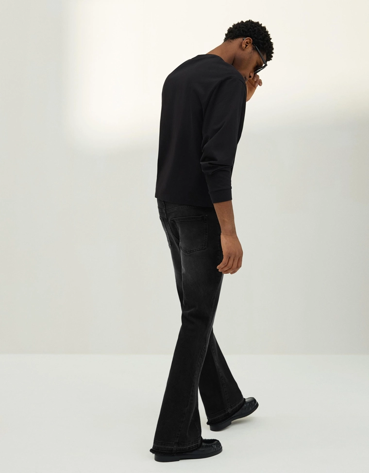 Расклешенные джинсы комфортной посадки