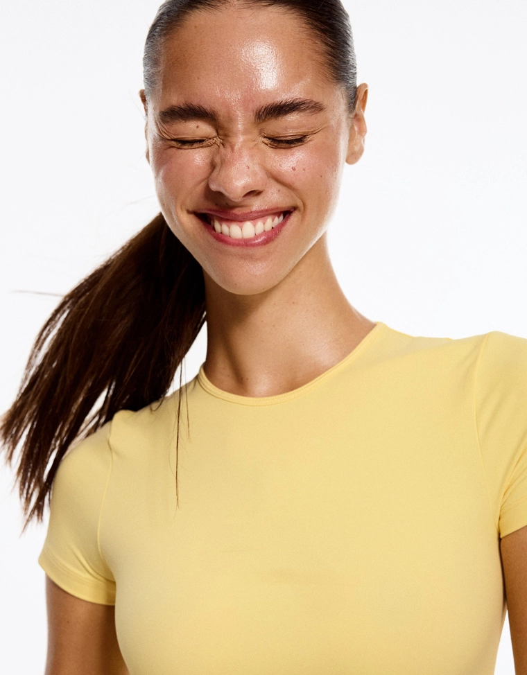 Футболка из быстросохнущей и дышащей ткани