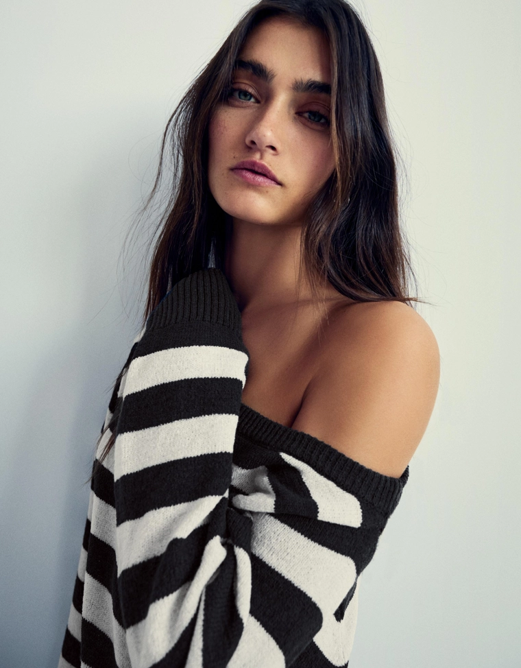 Свитер асимметричного кроя в стиле рустик в полоску
