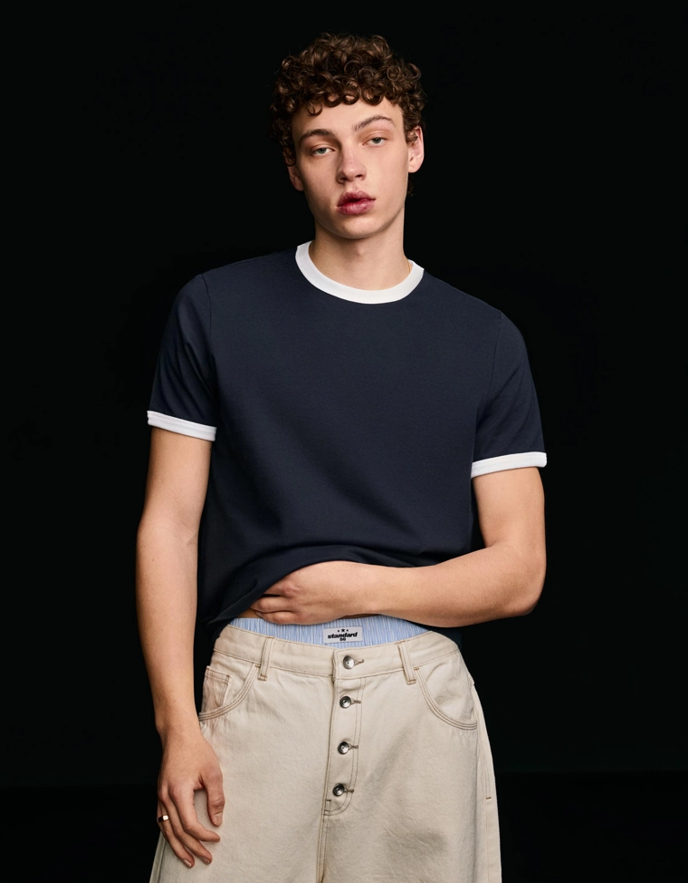 Футболка с контрастной отделкой в рубчик