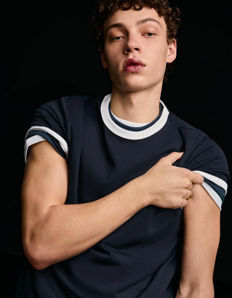 Футболка с контрастной отделкой в рубчик