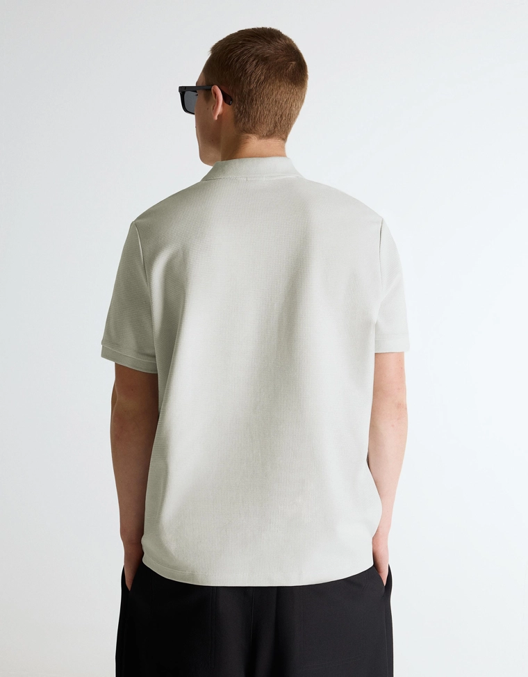 Поло с короткими рукавами и вышивкой