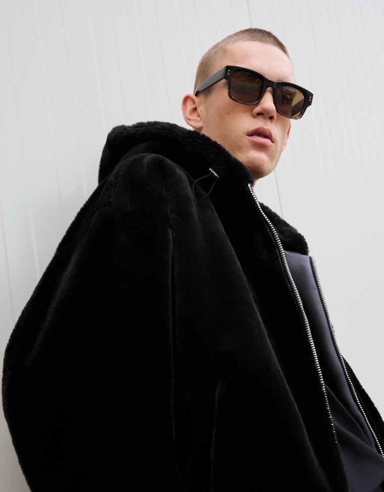 Куртка с капюшоном из искусственного меха