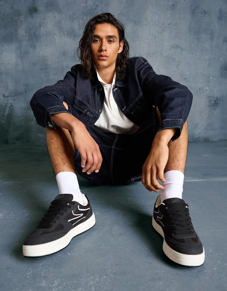 Объемные кроссовки