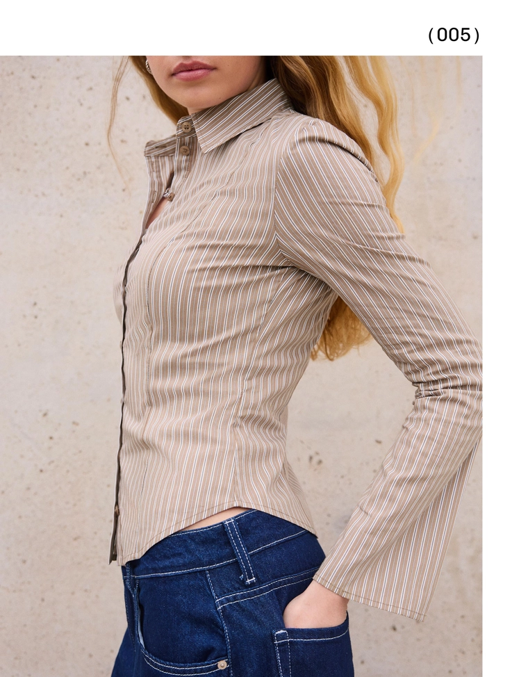 Рубашка облегающего кроя с расклешенными рукавами