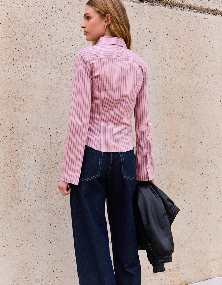 Рубашка облегающего кроя с расклешенными рукавами